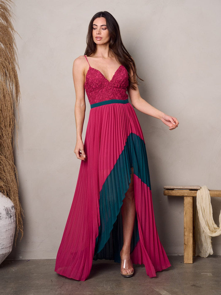 WOMEN'S SLEEVELESS V-NECK FRONT SLIT PLEATED COLORBLOCK MAXI DRESS