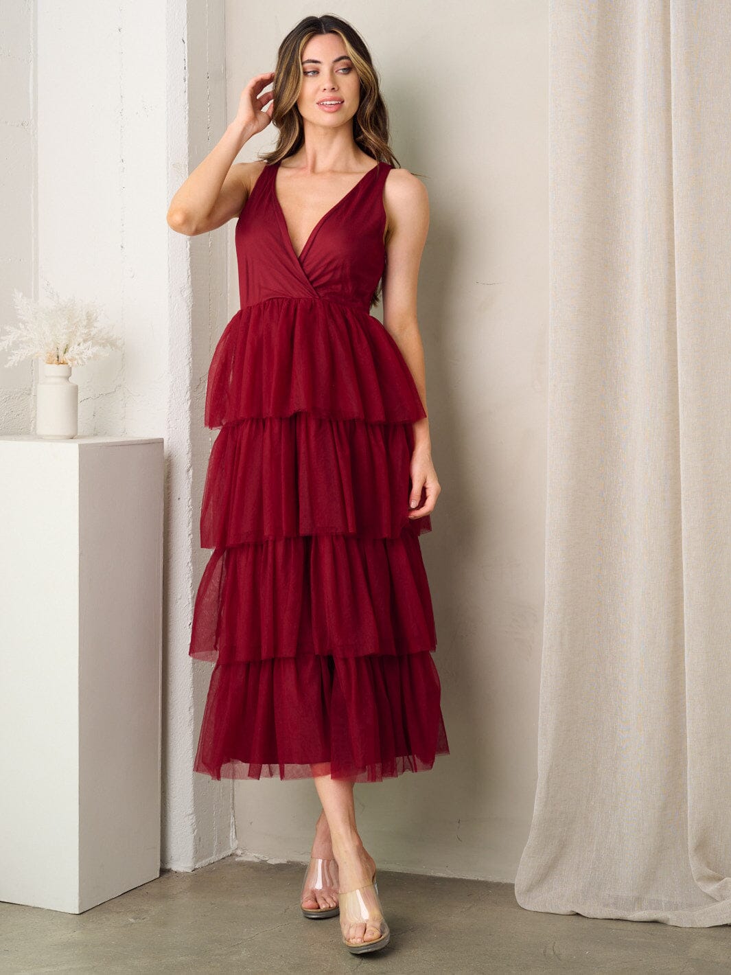 WOMEN'S SLEEVELESS V-NECK TIERED RUFFLE MIDI DRESS