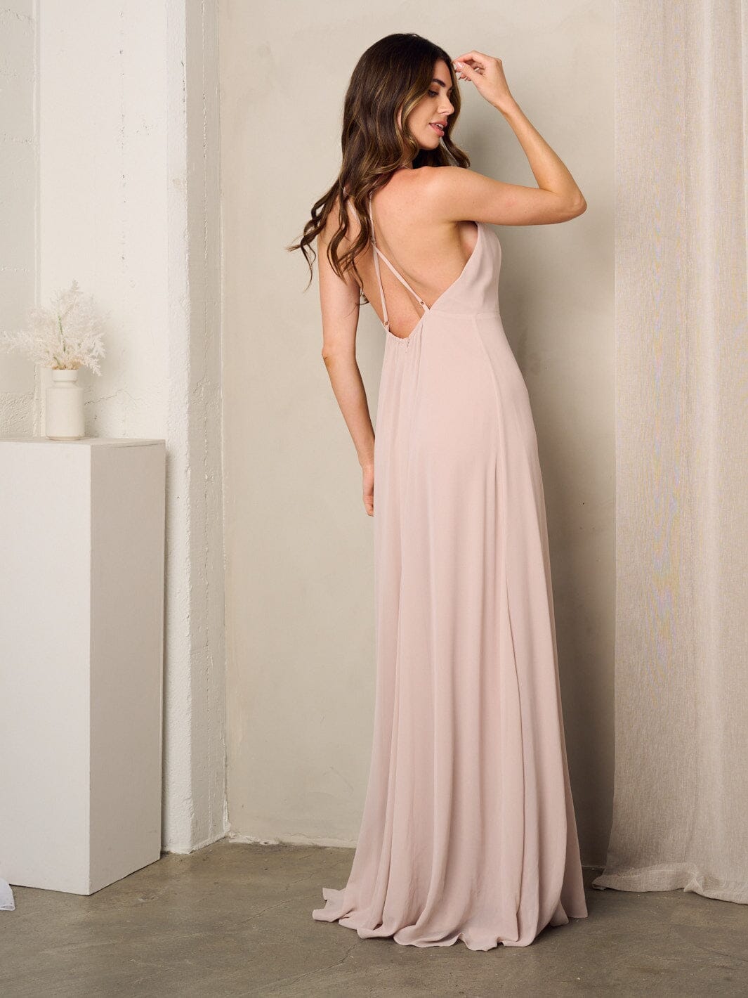 WOMEN'S SLEEVELESS OPEN BACK MAXI DRESS