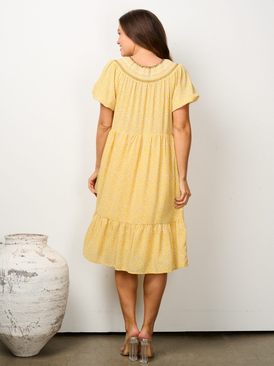 WOMEN'S SHORT PUFF SLEEVE TIERED SMOCK NECK FLORAL MIDI DRESS