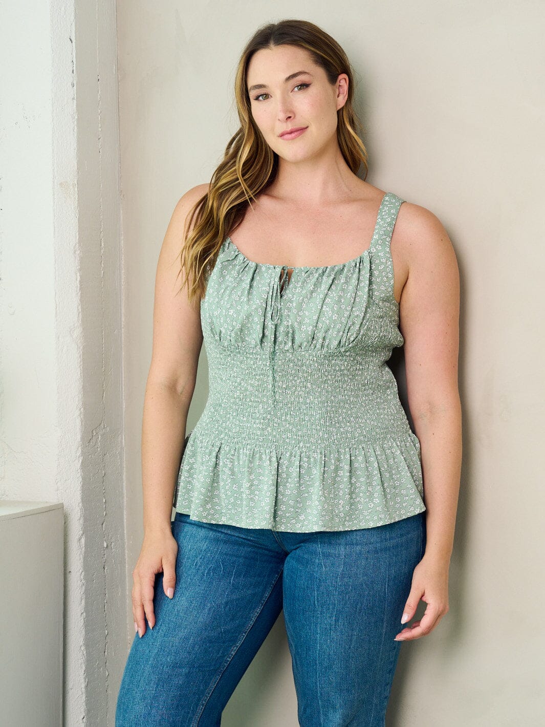 PLUS SIZE SLEEVELESS SMOCK PLEPLUM FLORAL TANK TOP