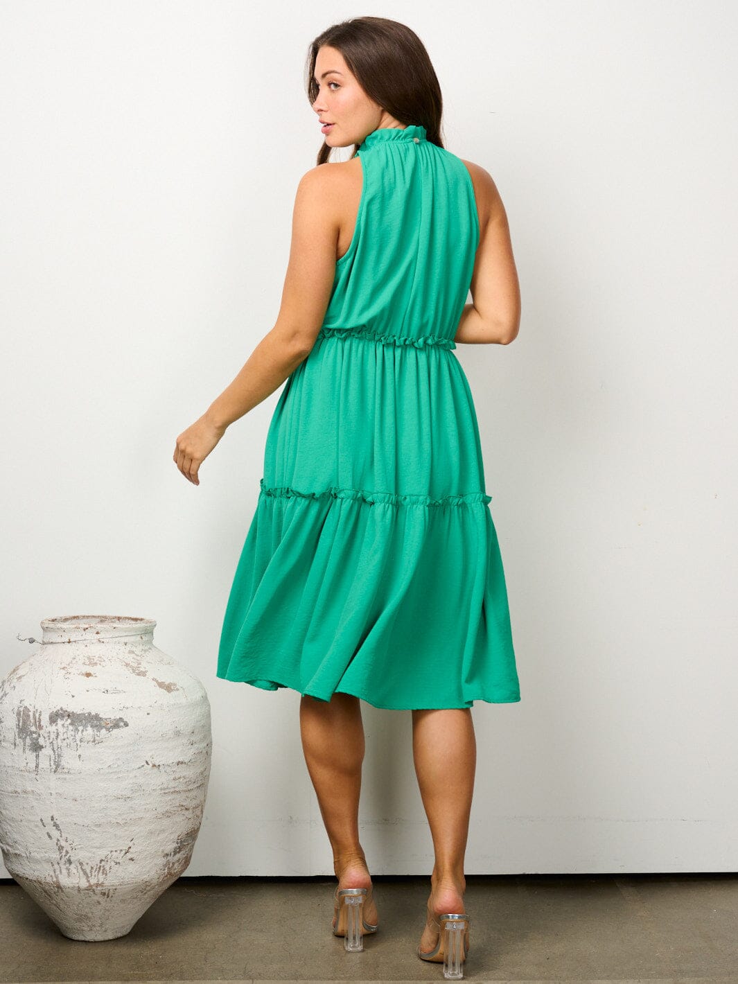 WOMEN'S SLEEVELESS HALTER NECK TIERED MIDI DRESS
