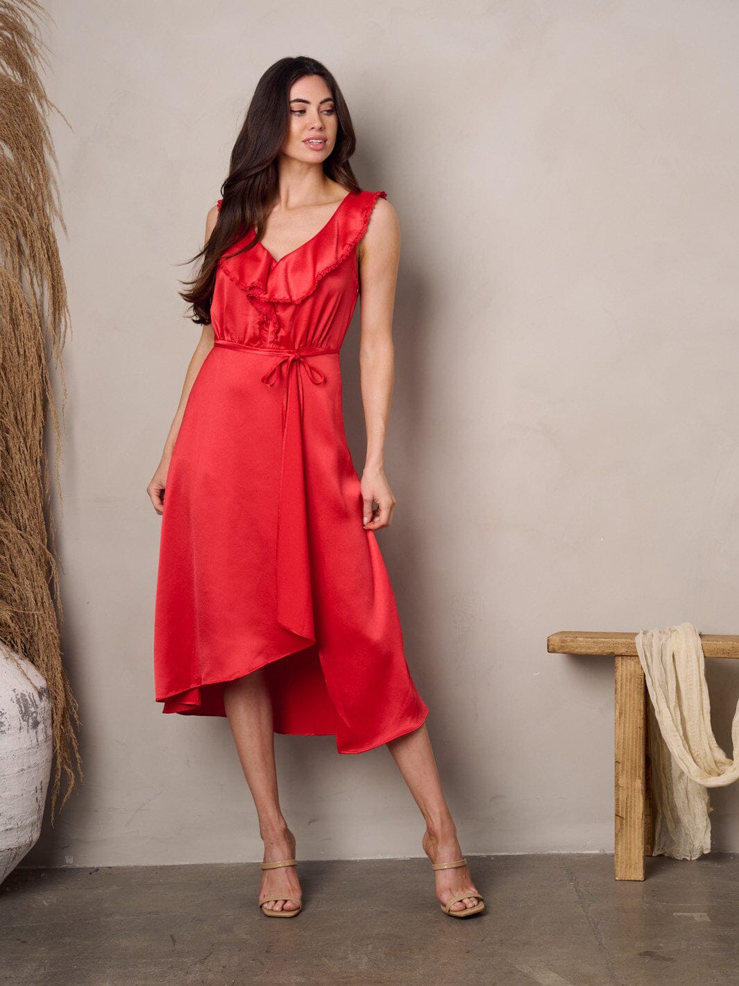 WOMEN'S SLEEVELESS V-NECK RUFFLE SURPLICE MIDI DRESS