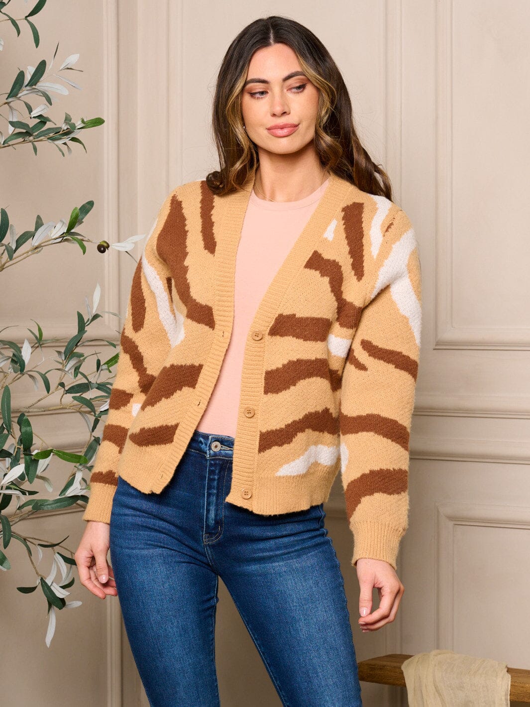 WOMEN'S LONG SLEEVE BUTTON CLOSURE PRINTED SWEATER