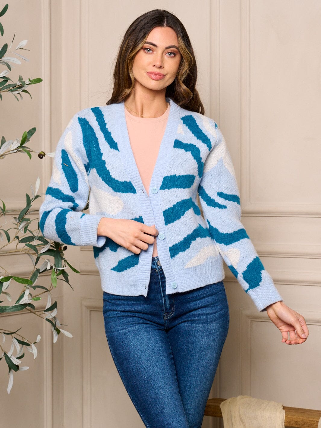 WOMEN'S LONG SLEEVE BUTTON CLOSURE PRINTED SWEATER