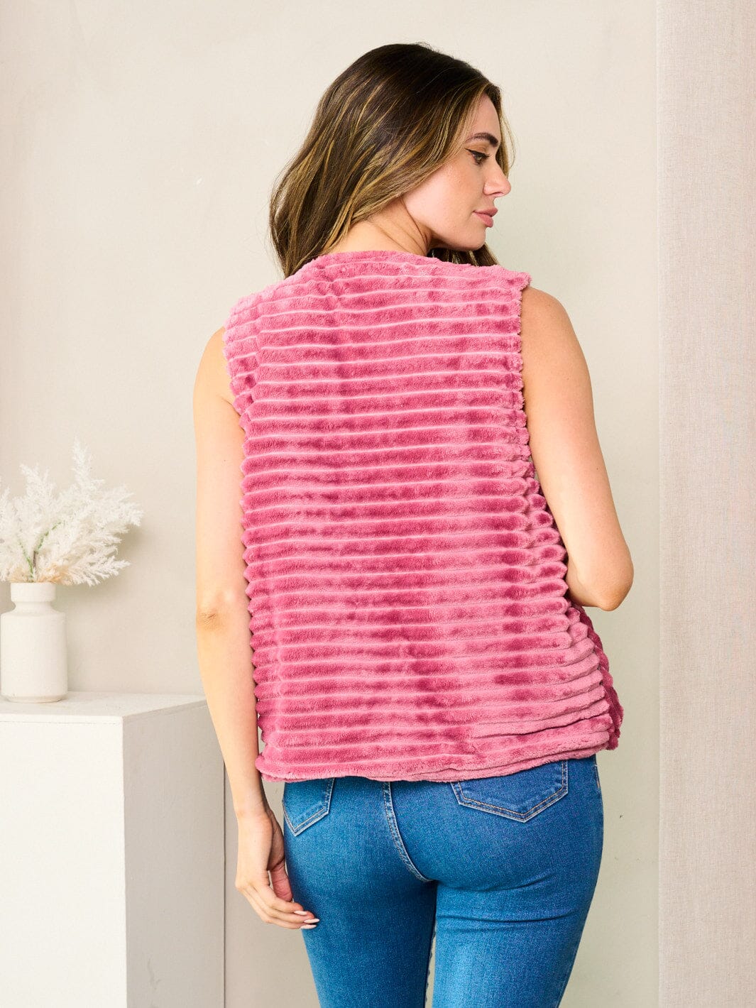 WOMEN'S SLEEVELESS OPEN FRONT VELVET VEST