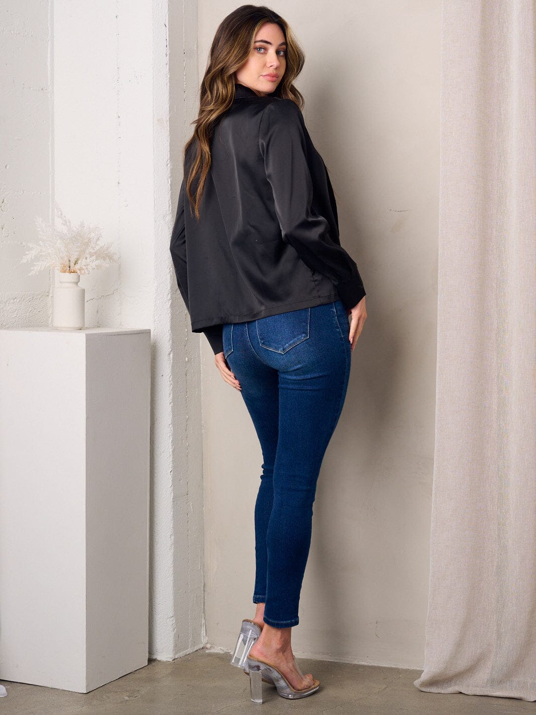 WOMEN'S CROP TOP & LONG SLEEVE BUTTON UP SATIN TOPS