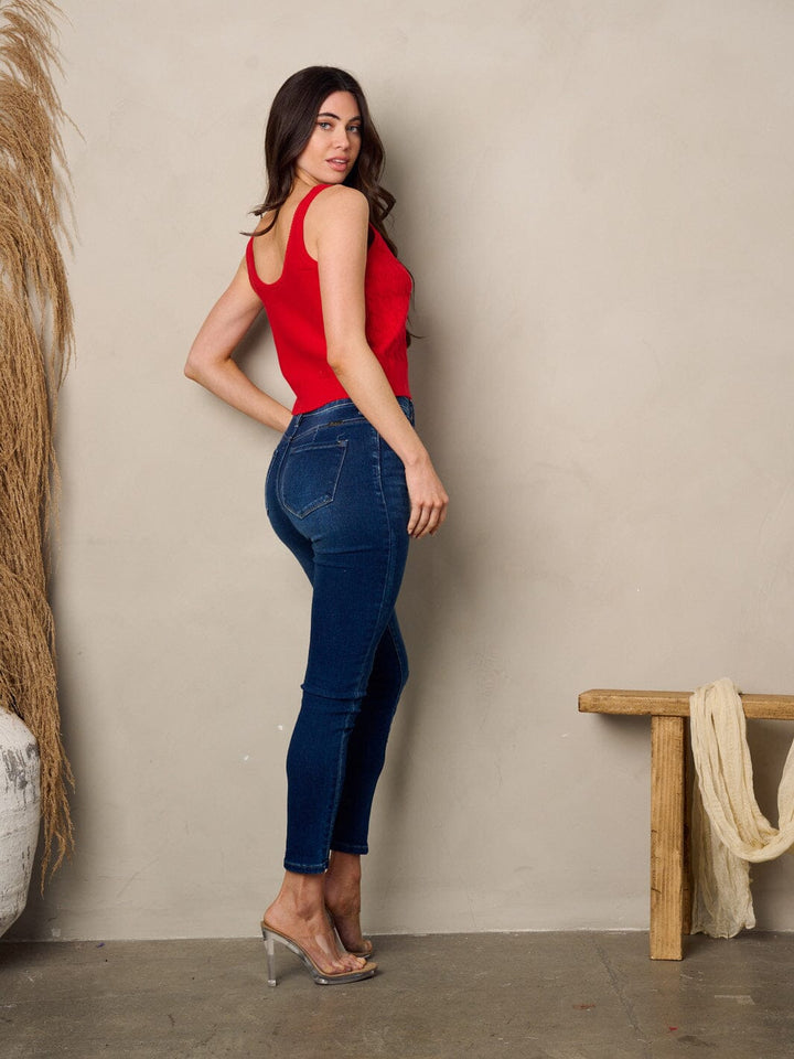 WOMEN'S SLEEVELESS SOLID DETAILED TANK TOP