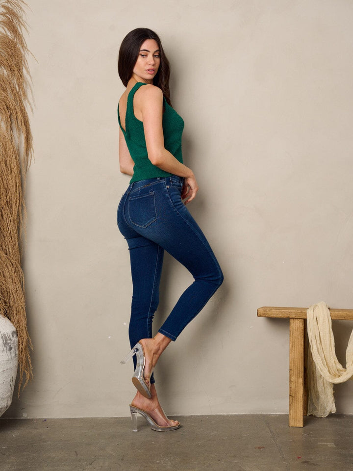 WOMEN'S SLEEVELESS SOLID FUZZY TANK TOP