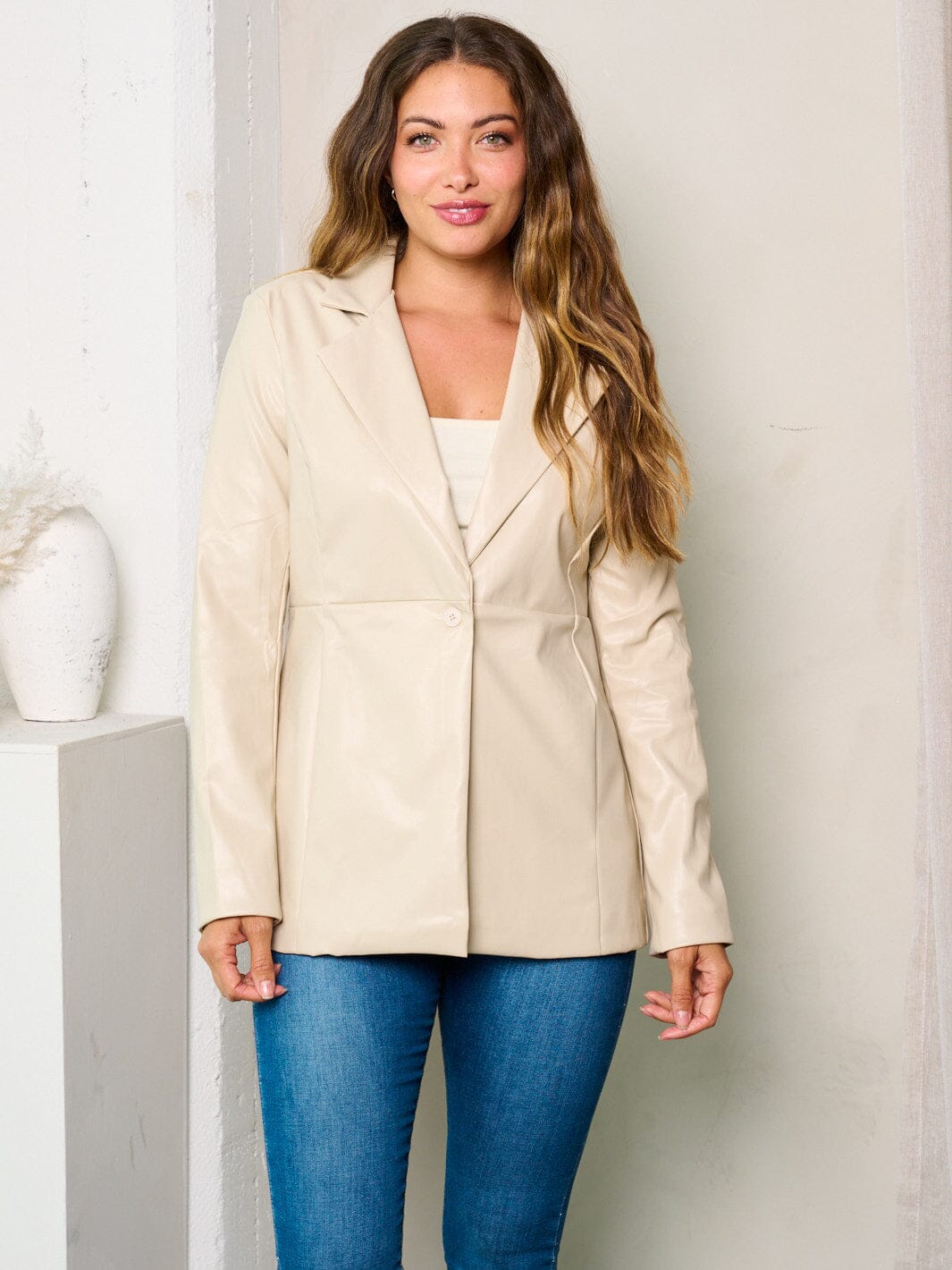 WOMEN'S LONG SLEEVES BUTTON UP PU PLEATHER JACKET