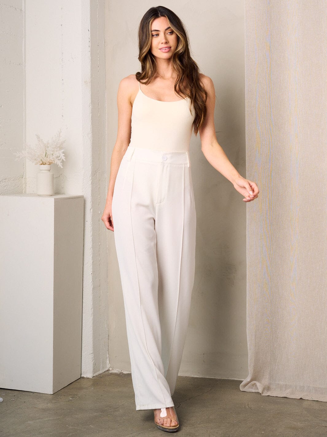 WOMEN'S WIDE LEG PLEATED BUTTON CLOSURE PANTS