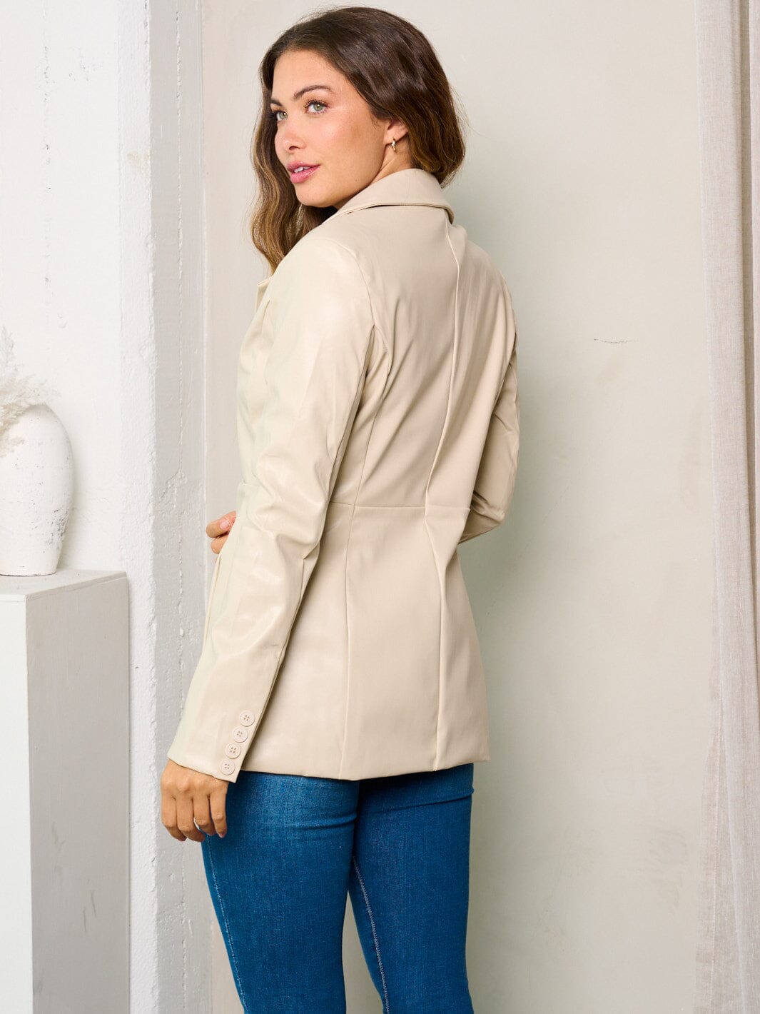 WOMEN'S LONG SLEEVES BUTTON UP PU PLEATHER JACKET