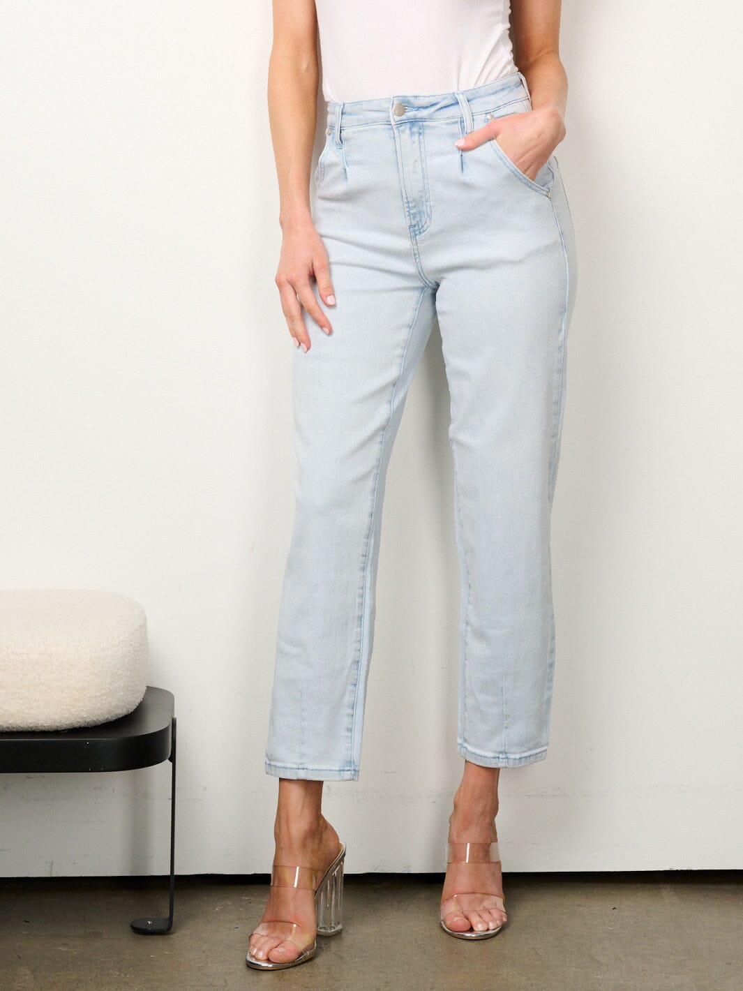 WOMEN'S BUTTON CLOSURE POCKETS WIDE LEG DENIM JEANS