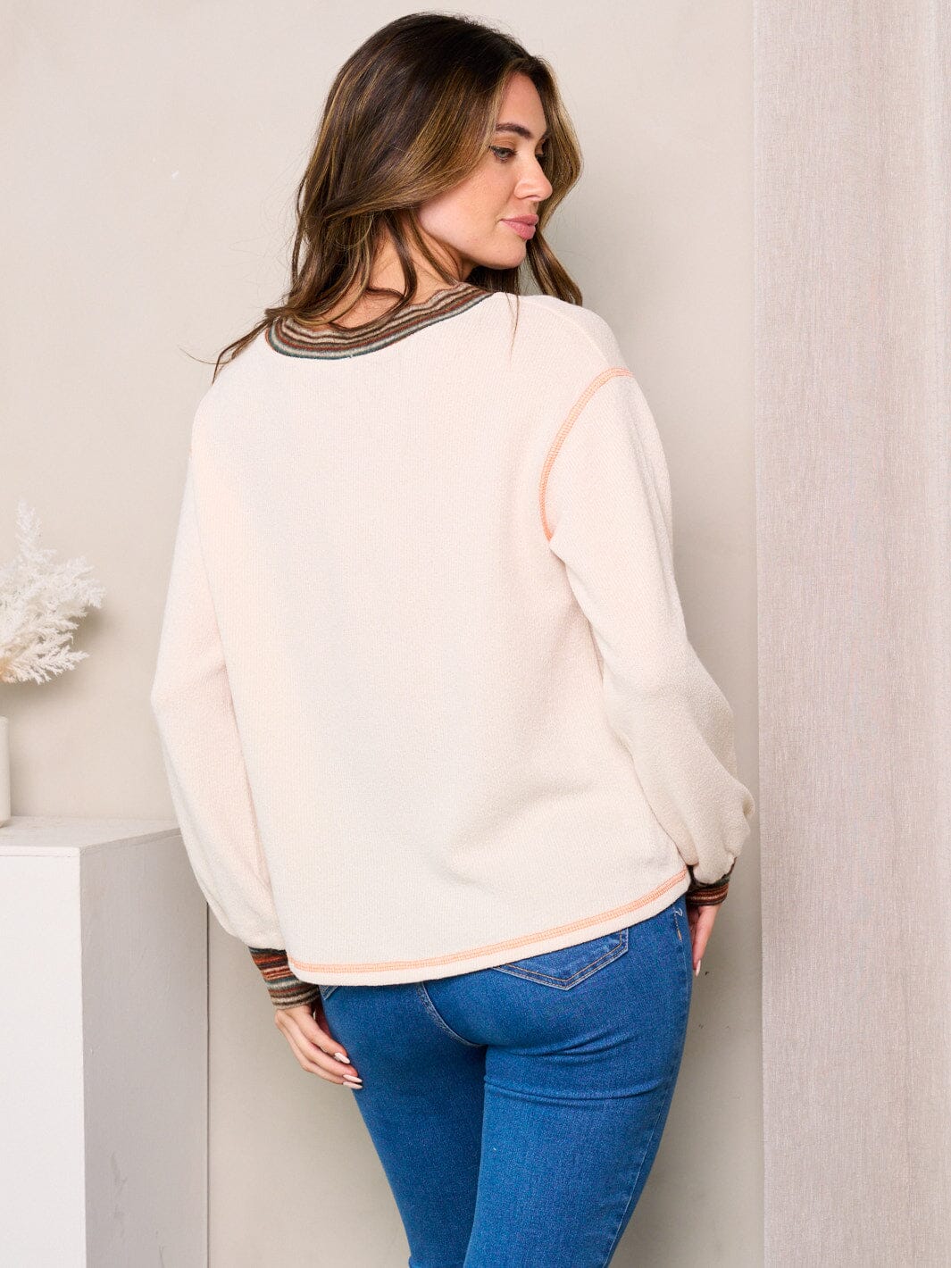 WOMEN'S LONG SLEEVES V-NECK TOP
