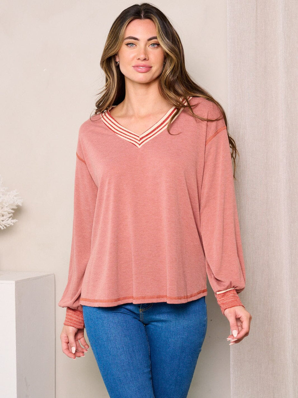 WOMEN'S LONG SLEEVES V-NECK TOP