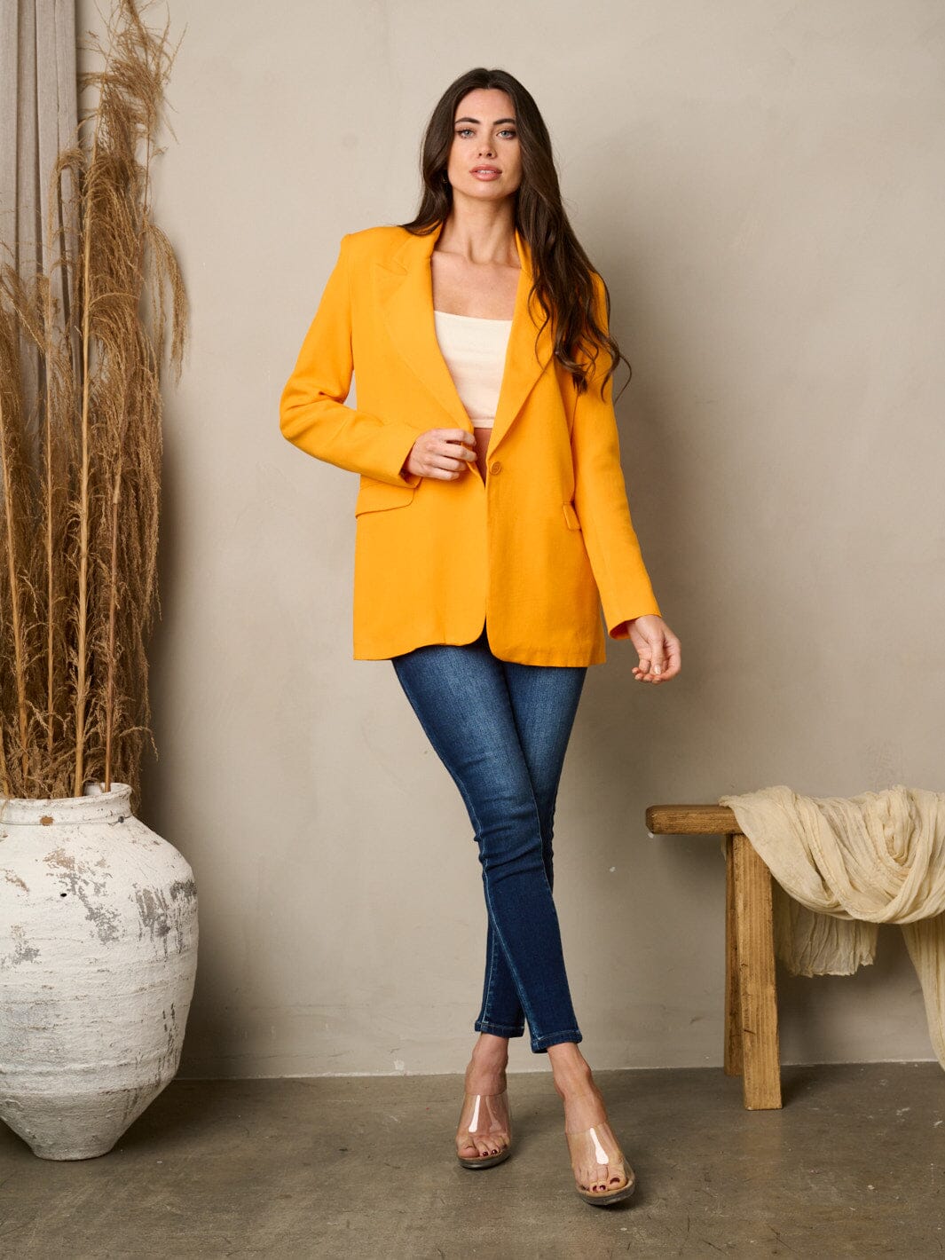 WOMEN'S LONG SLEEVE BUTTON CLOSURE BLAZER