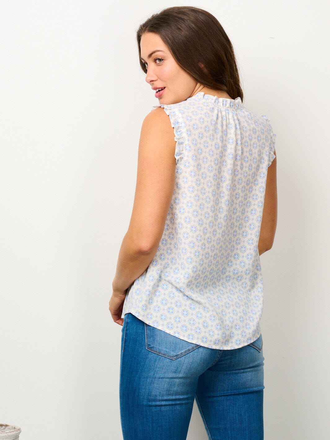WOMEN'S RUFFLE SLEEVELESS V-NECK PRINTED TANK TOP