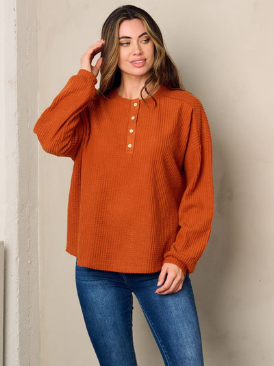WOMEN'S LONG SLEEVE BUTTONS DETAILED WAFFLE TOP