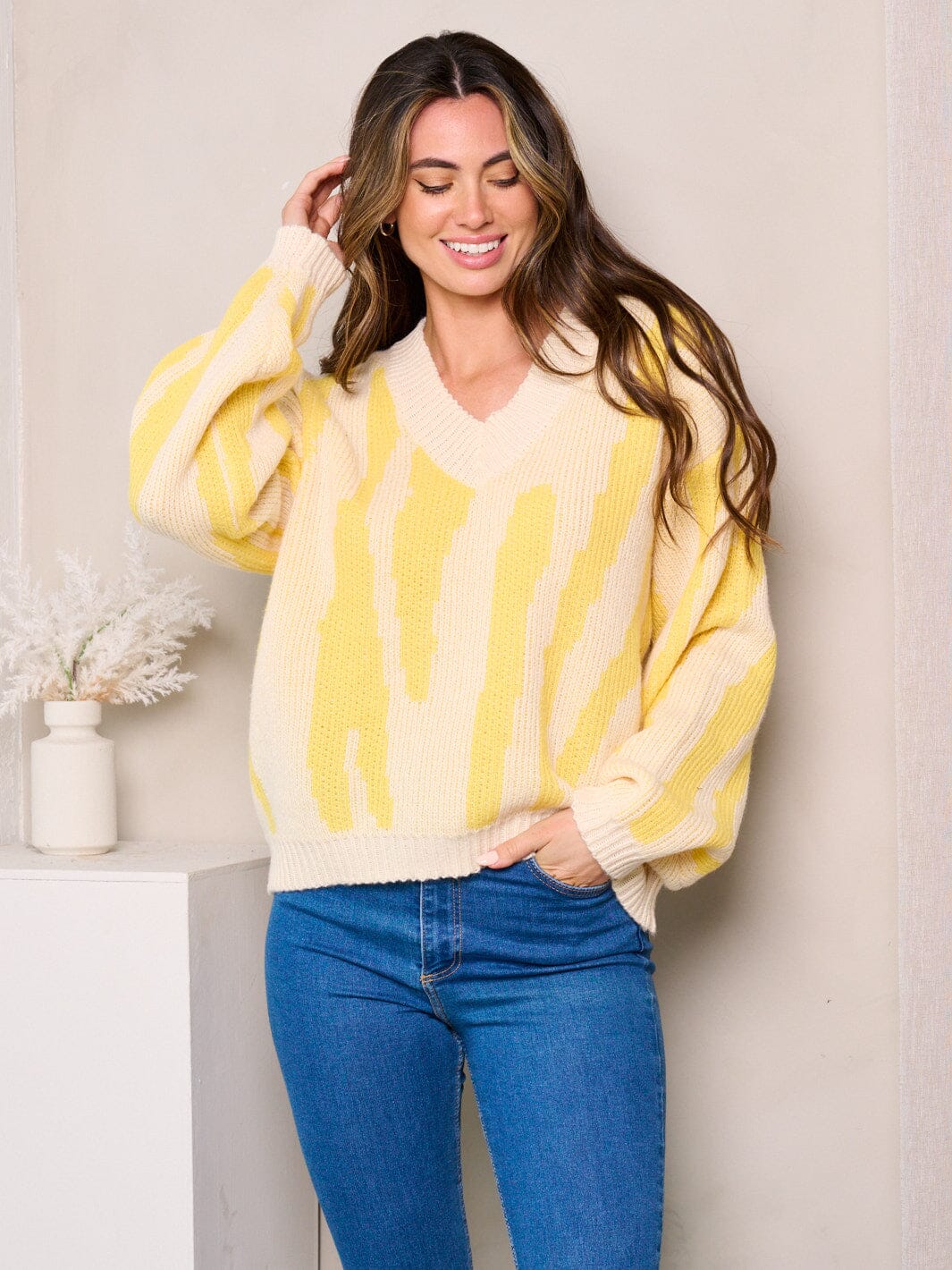 WOMEN'S LONG SLEEVES V-NECK COLORBLOCK SWEATER
