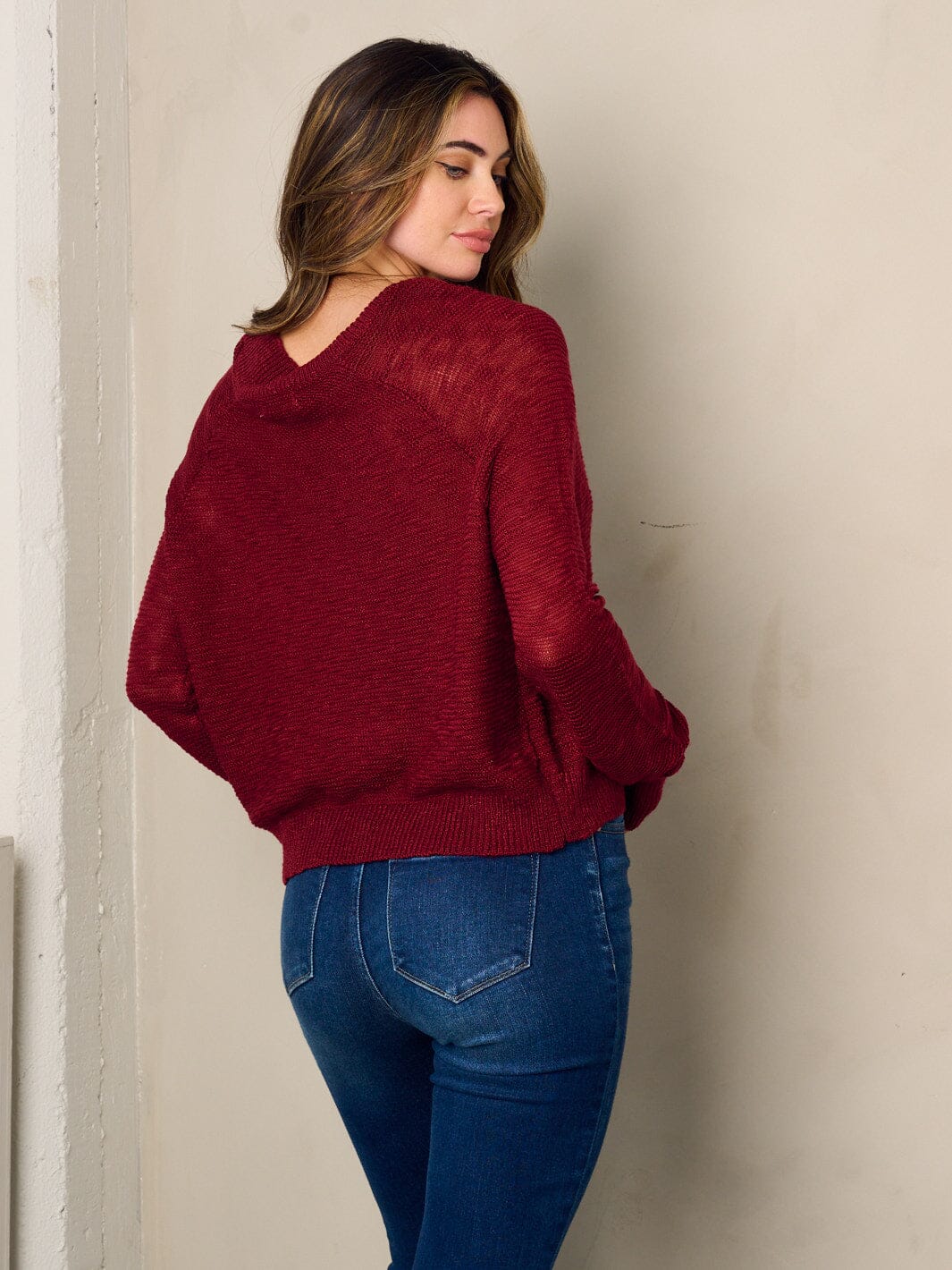 WOMEN'S LONG SLEEVE V-NECK KNIT TOP