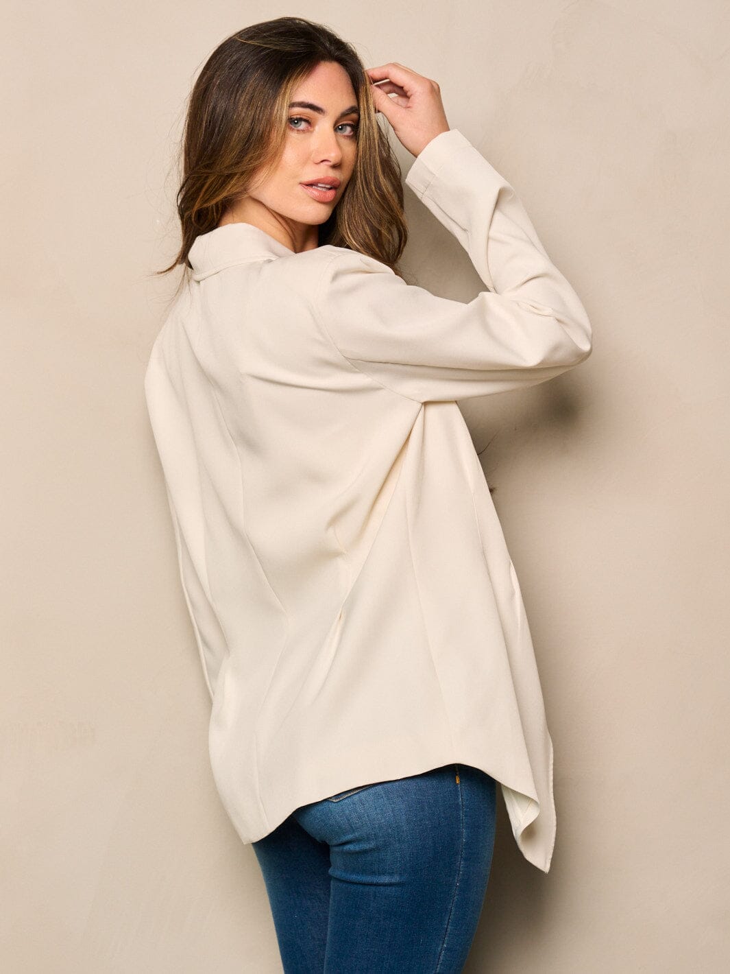 WOMEN'S LONG SLEEVE BUTTON CLOSURE BLAZER