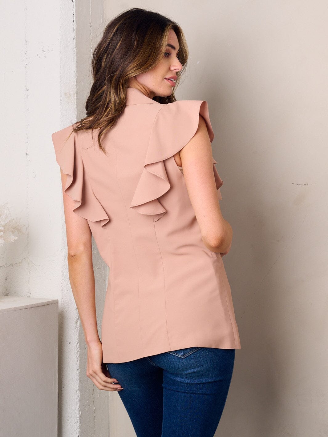 WOMEN'S SLEEVELESS RUFFLE BUTTON CLOSURE VEST