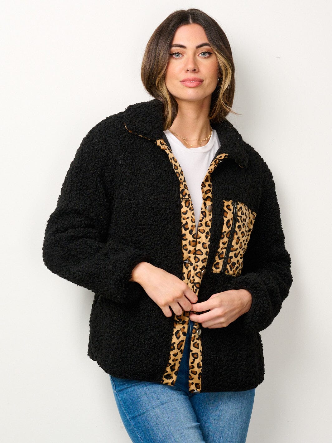 WOMEN'S LONG SLEEVE BUTTON CLOSURE ANIMAL PRINT SHERPA JACKET