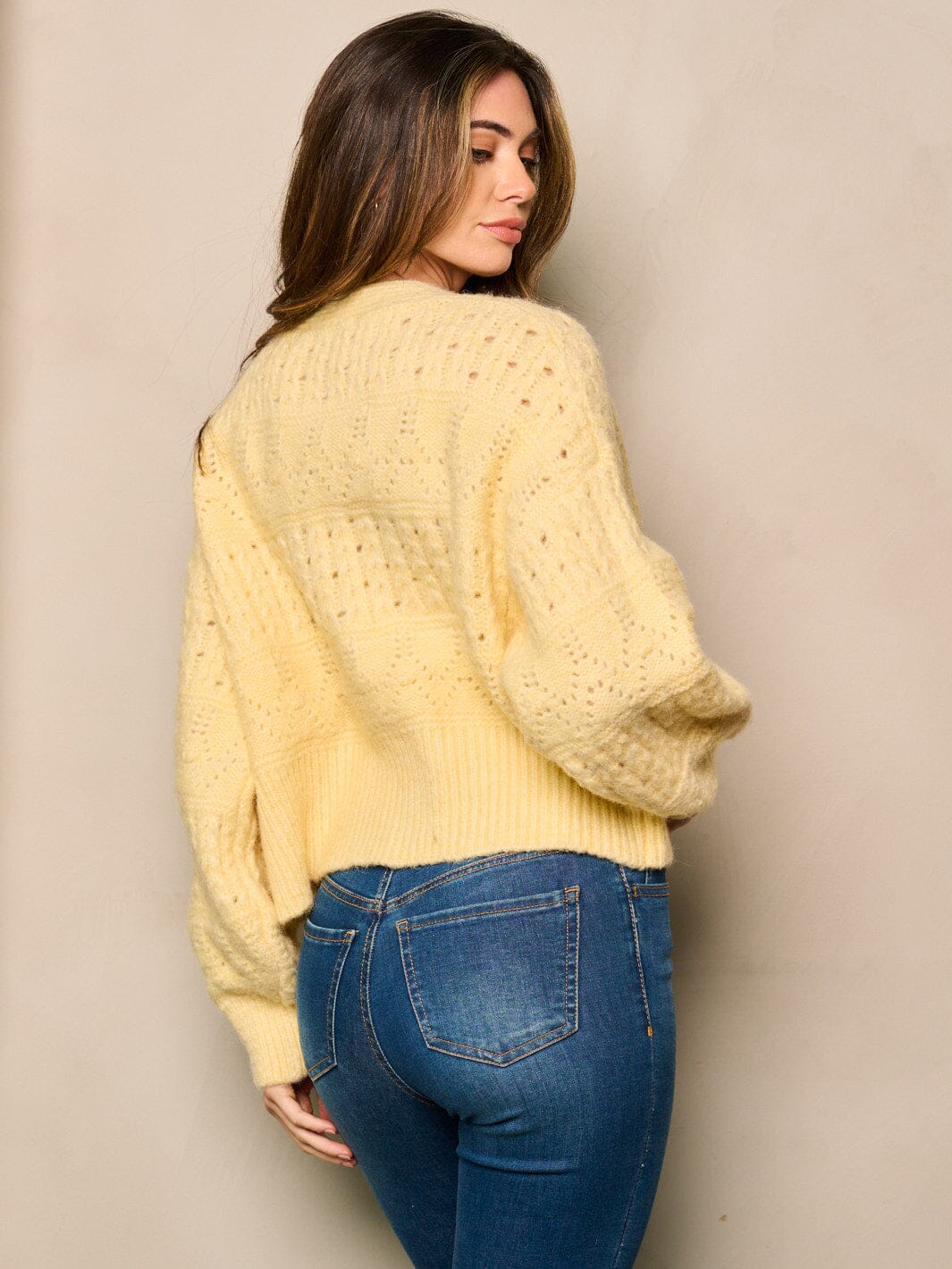 WOMEN'S LONG SLEEVE BUTTON CLOSURE SWEATER