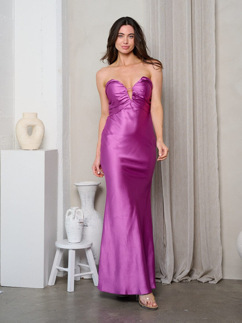 WOMEN'S SLEEVELESS V-NECK SATIN MAXI GOWN DRESS