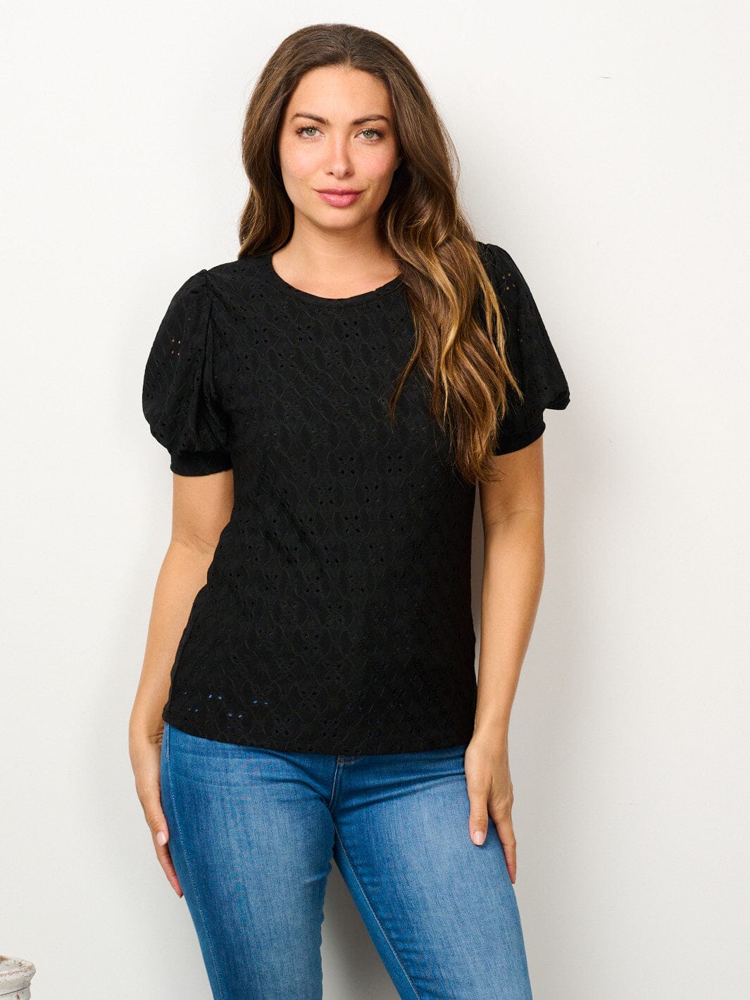 WOMEN'S SHORT PUFF SLEEVE EYELET DETAILED BLOUSE TOP