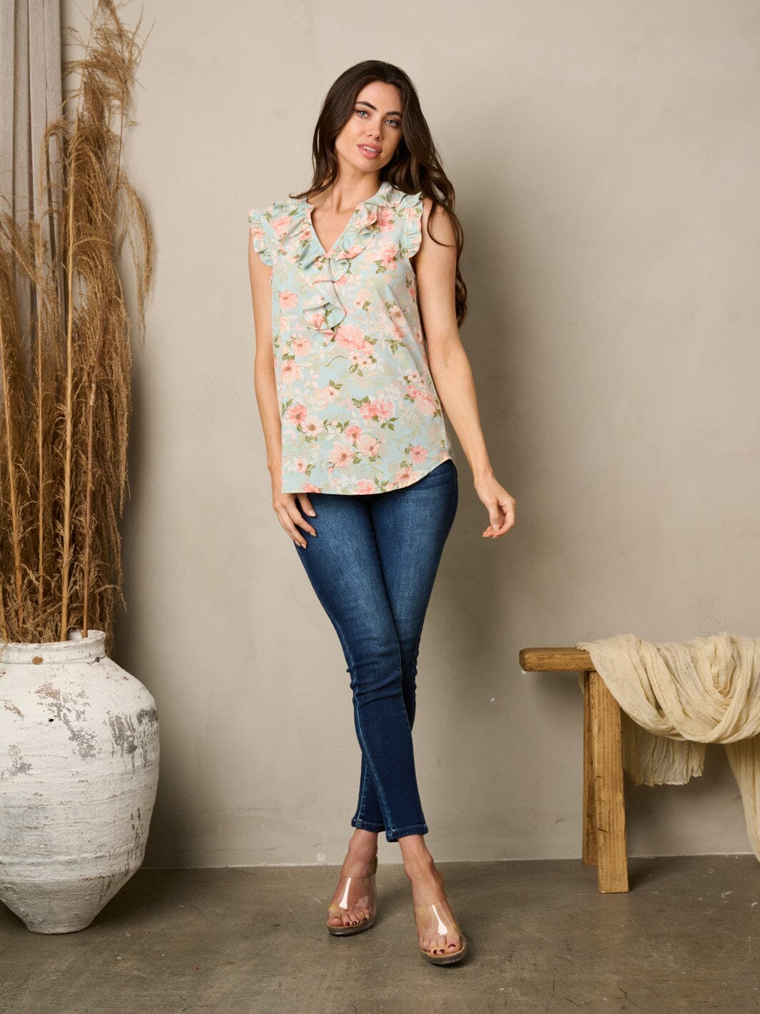 WOMEN'S SLEEVELESS V-NECK RUFFLE FLORAL TOP