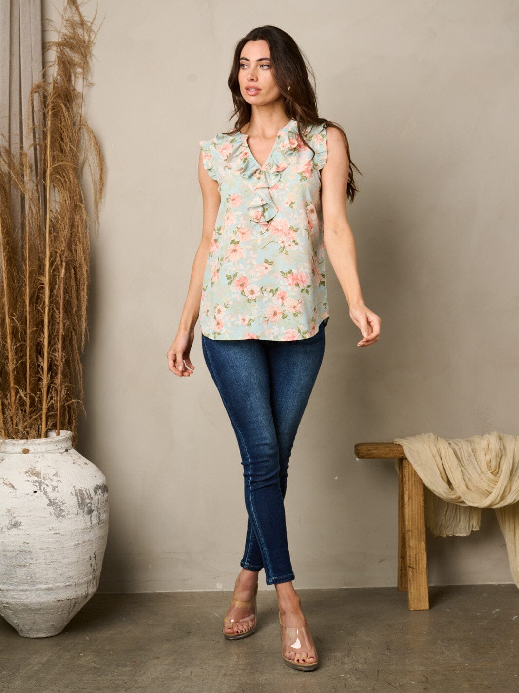 WOMEN'S SLEEVELESS V-NECK RUFFLE FLORAL TOP