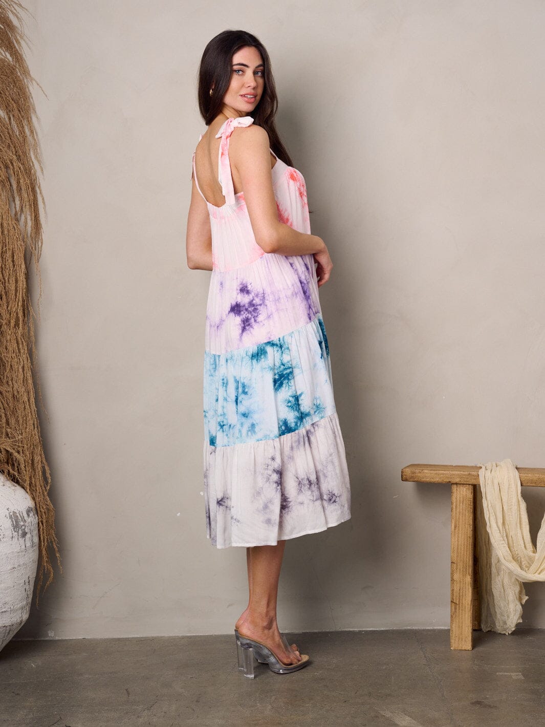 WOMEN'S SLEEVELESS TIERED TIE DYE MIDI DRESS