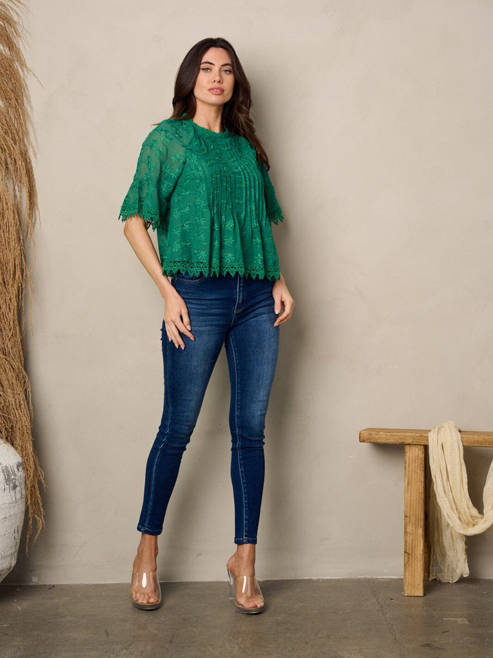 WOMEN'S SHORT SLEEVE EYELET LACE TRIM PLEATED TOP