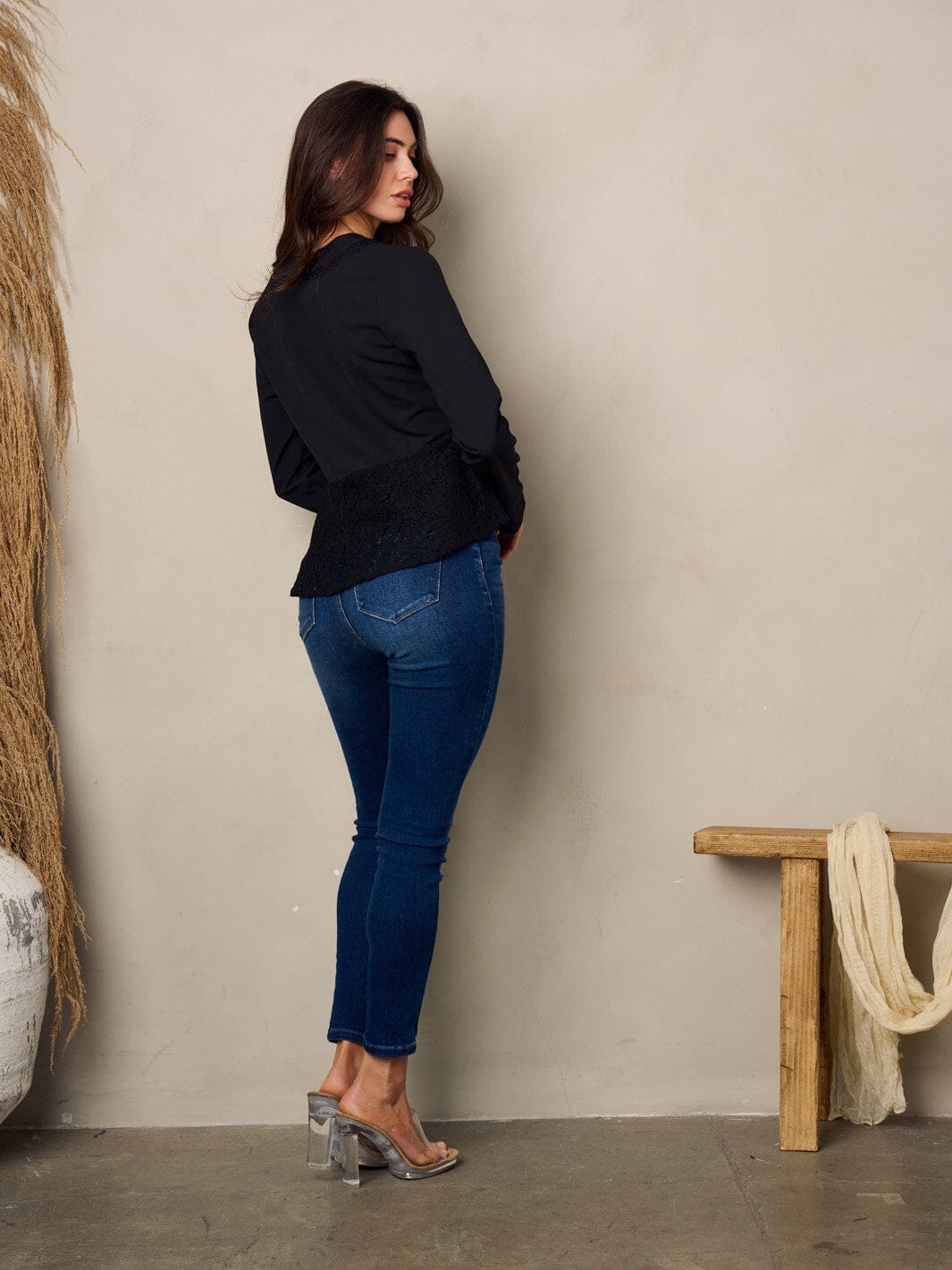 WOMEN'S LONG SLEEVE V-NECK LACE PEPLUM TOP