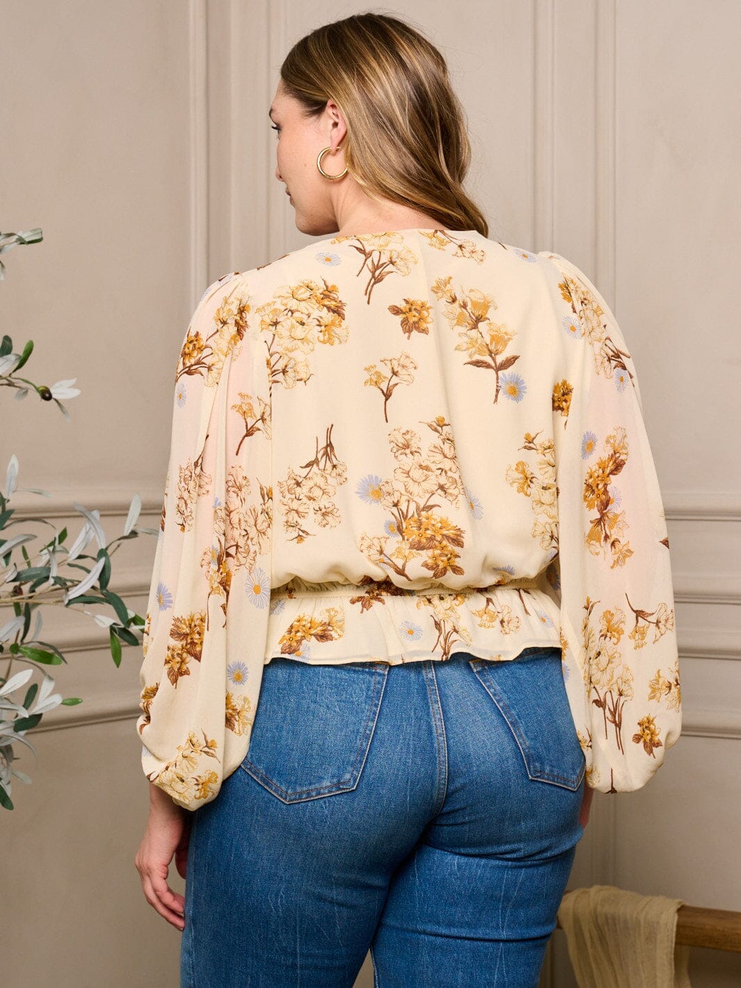 PLUS SIZE 3/4 SLEEVE V-NECK FLORAL BLOUSE TOP