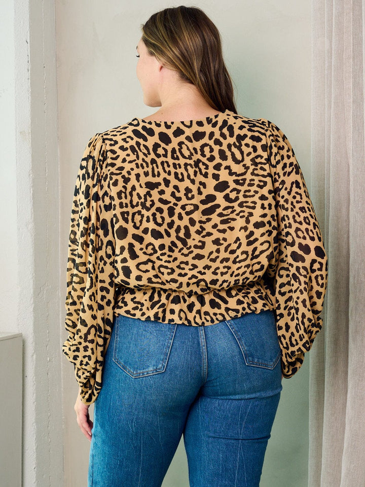 PLUS SIZE 3/4 SLEEVE V NECK ANIMAL PRINT TOP