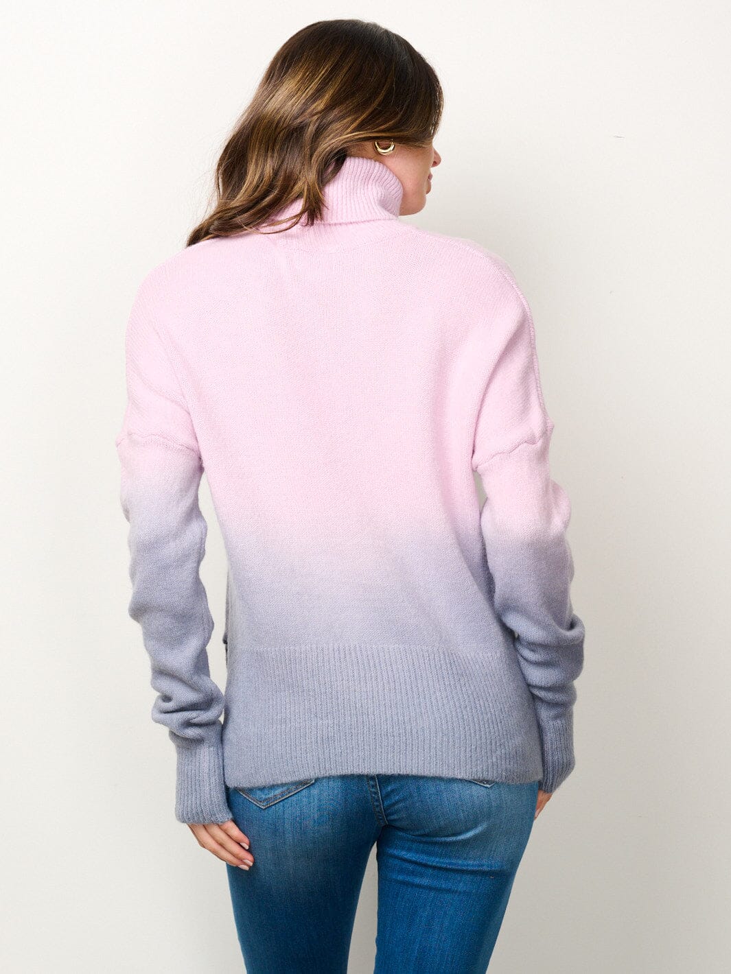 WOMEN'S LONG SLEEVE TURTLE NECK COLORBLOCK SWEATER