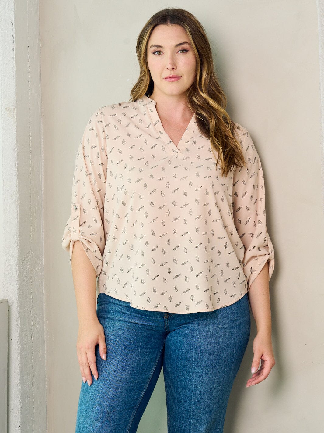 PLUS SIZE 3/4 SLEEVE BUTTON V-NECK LEAF PRINT BLOUSE TOP