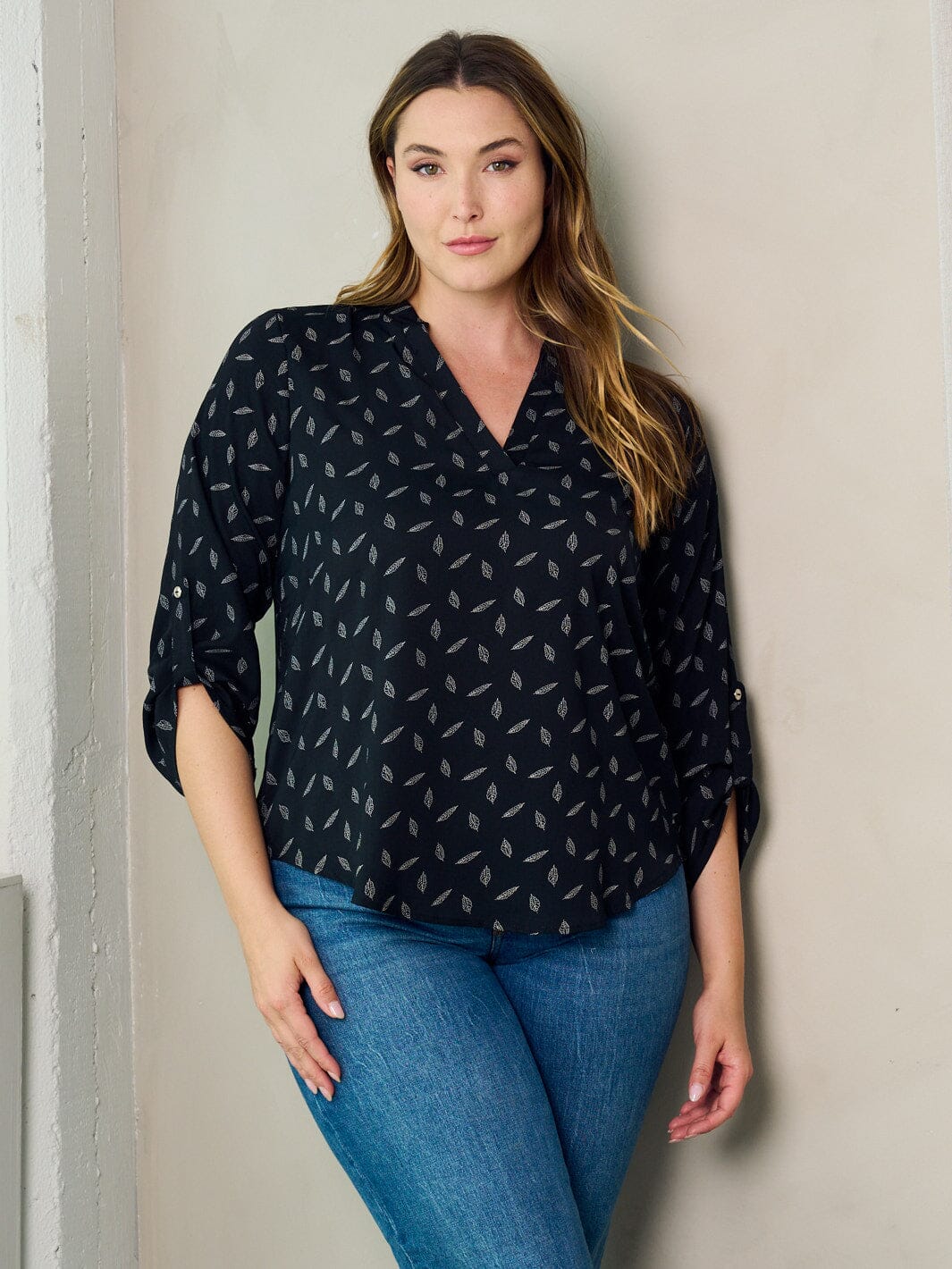PLUS SIZE 3/4 SLEEVE BUTTON V-NECK LEAF PRINT BLOUSE TOP