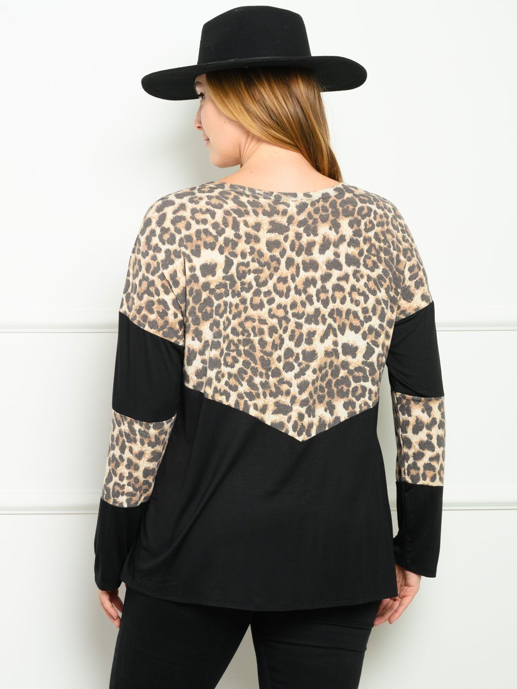 PLUS SIZE LONG SLEEVE ANIMAL PRINT SOLID TOP