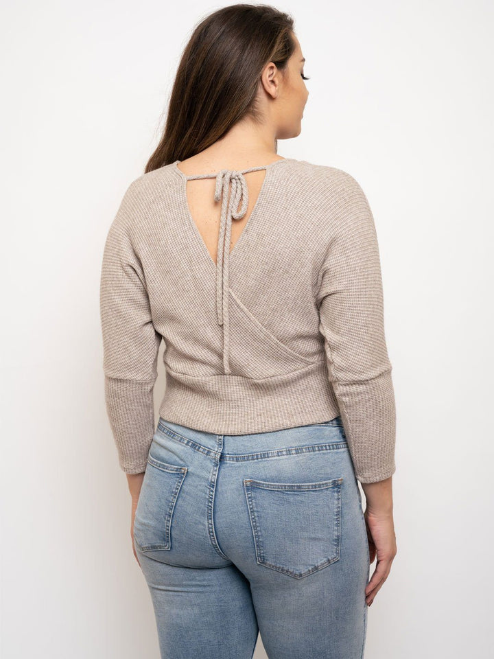 PLUS SIZE LONG SLEEVE V-NECK TOP