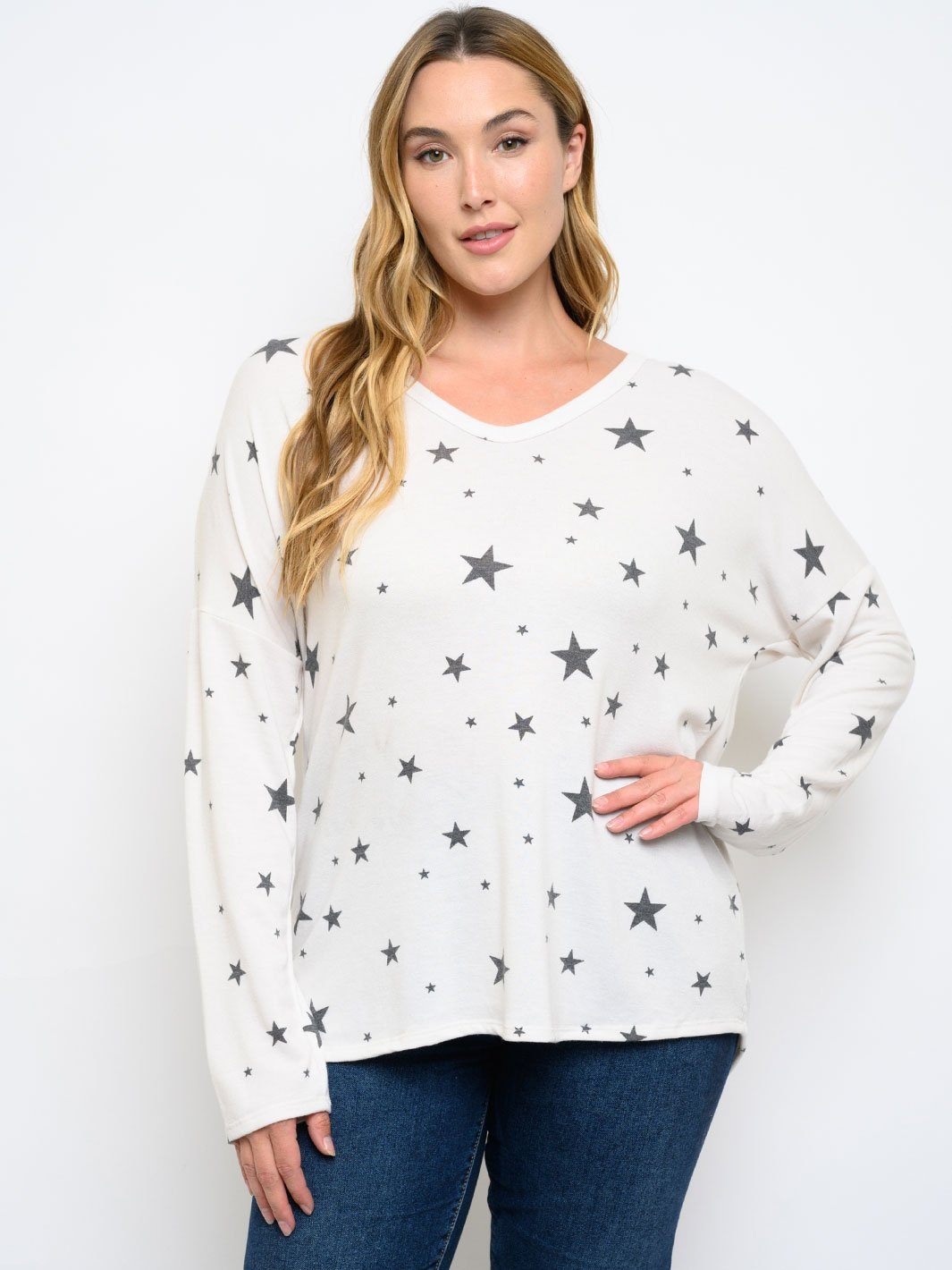 PLUS SIZE LONG SLEEVE STARS PRINT TOP