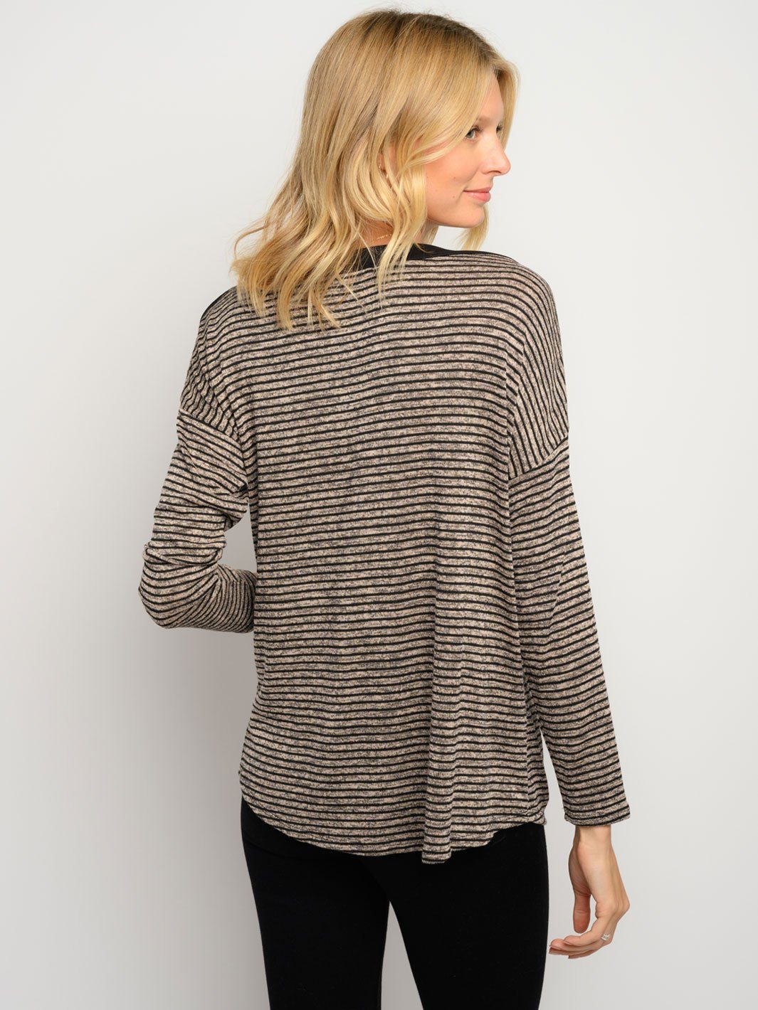 WOMEN'S STRIPES LONG SLEEVE BUTTON DETAIL TOP