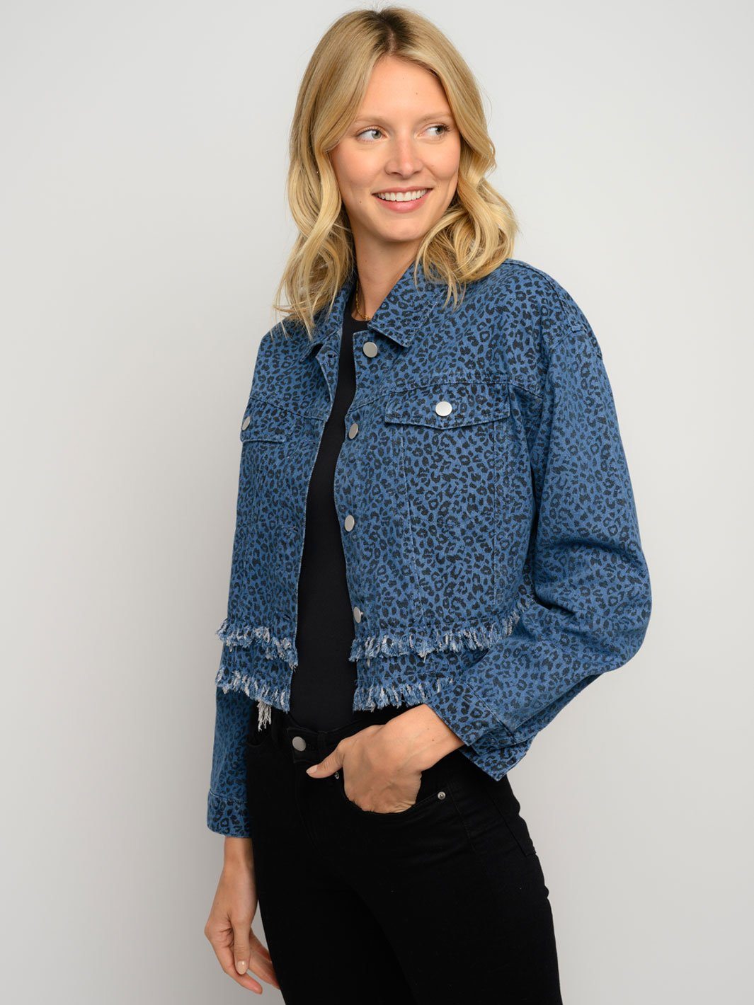 WOMEN'S LONG SLEEVE DOUBLE FRAYED DETAIL ANIMAL PRINT JACKET
