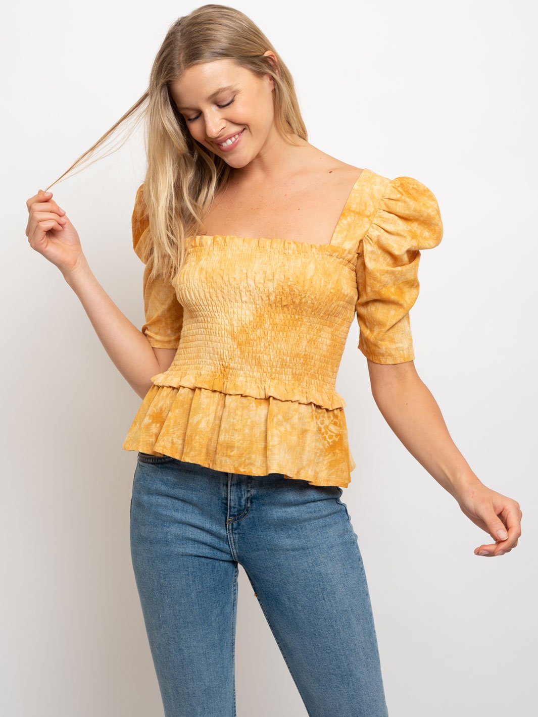 WOMAN'S SHORT SLEEVE TIE-DYE SQUARE NECK SMOCKING TOP