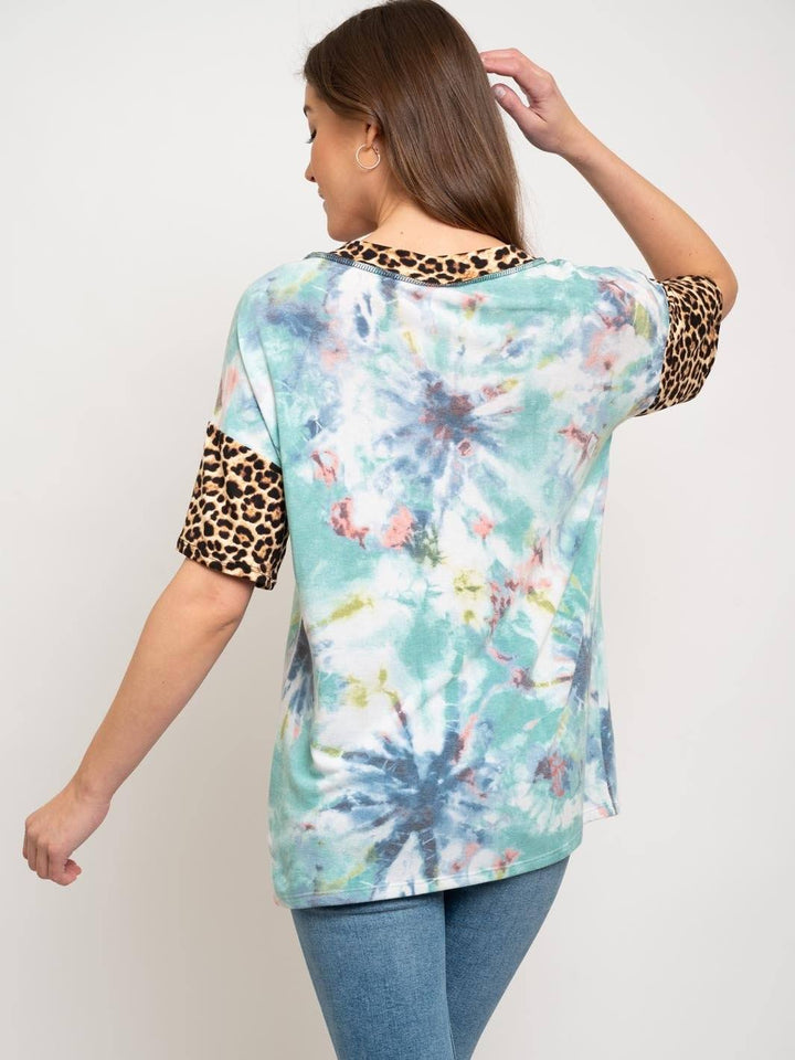 WOMEN'S TIE DYE V-NECK TOP