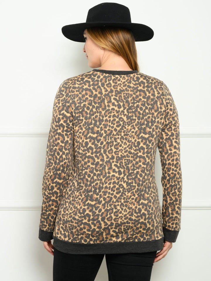 PLUS SIZE LEOPARD PRINT LONG SLEEVE TOP