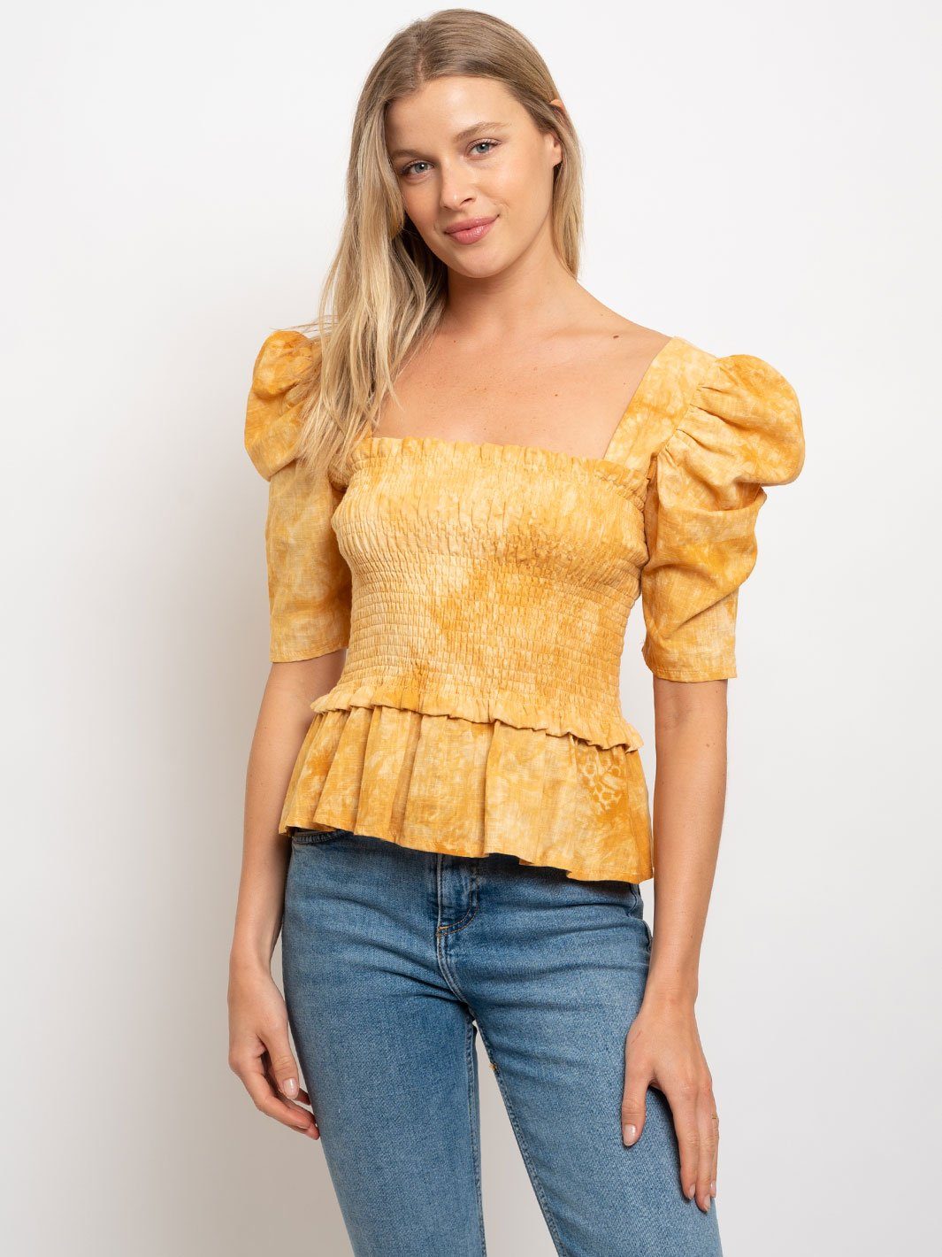 WOMAN'S SHORT SLEEVE TIE-DYE SQUARE NECK SMOCKING TOP