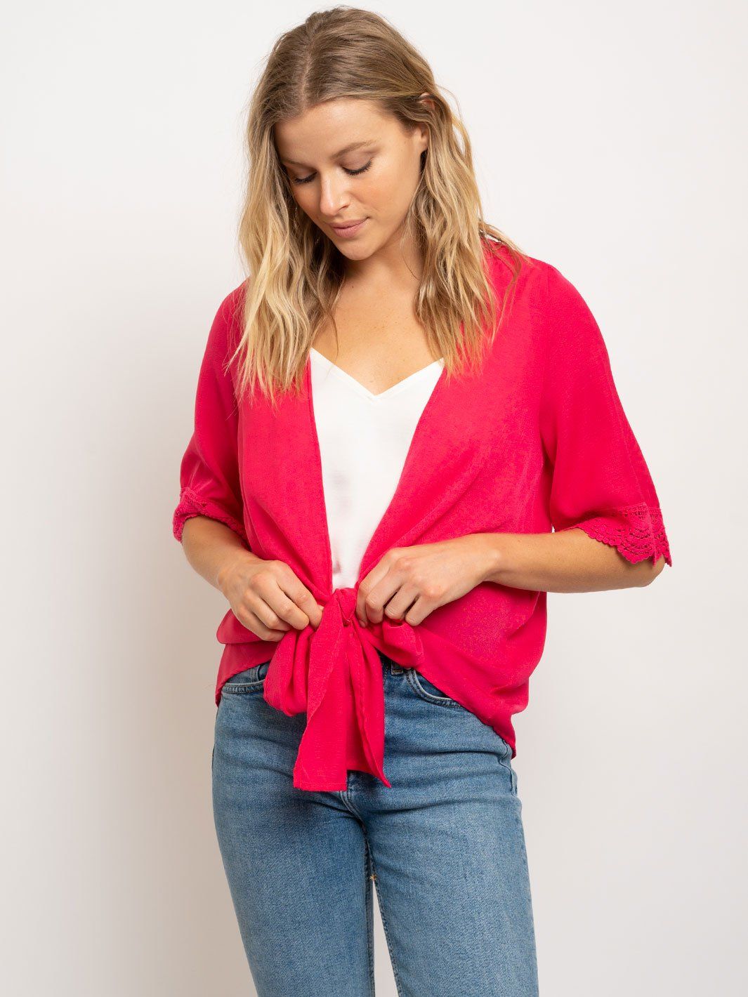 WOMEN'S FRONT TIE CROCHET TOP